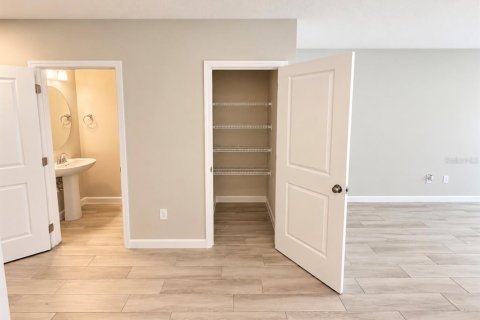 Touwnhouse à vendre à Orlando, Floride: 3 chambres, 145.76 m2 № 2386695 - photo 12