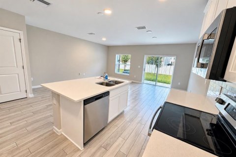 Touwnhouse à vendre à Orlando, Floride: 3 chambres, 145.76 m2 № 2386695 - photo 9