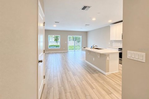 Touwnhouse à vendre à Orlando, Floride: 3 chambres, 145.76 m2 № 2386695 - photo 6
