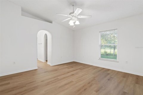 Villa ou maison à louer à Wesley Chapel, Floride: 3 chambres, 150.22 m2 № 2402983 - photo 9