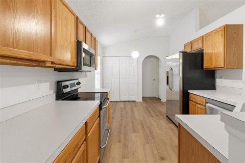 Villa ou maison à louer à Wesley Chapel, Floride: 3 chambres, 150.22 m2 № 2402983 - photo 5