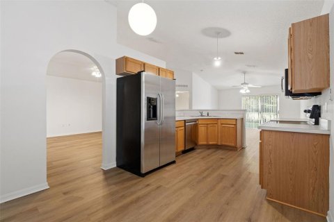 Villa ou maison à louer à Wesley Chapel, Floride: 3 chambres, 150.22 m2 № 2402983 - photo 7