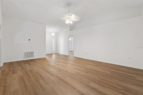 Villa ou maison à louer à Wesley Chapel, Floride: 3 chambres, 150.22 m2 № 2402983 - photo 27