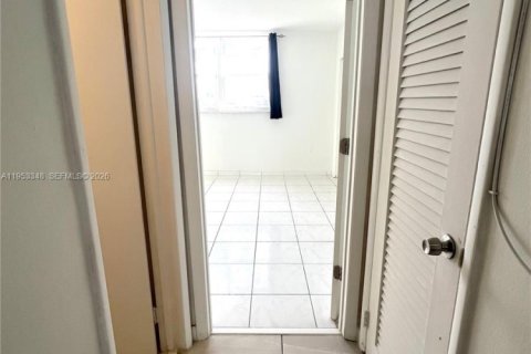 Copropriété à louer à North Bay Village, Floride: 1 chambre, 64.57 m2 № 2008824 - photo 16