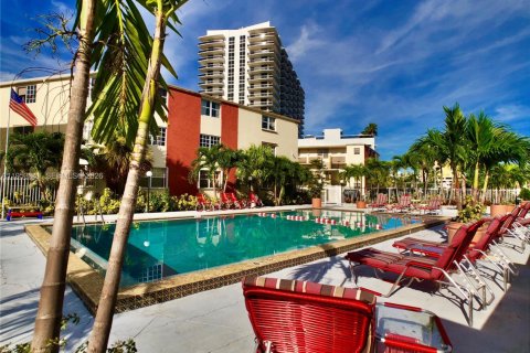 Copropriété à louer à North Bay Village, Floride: 1 chambre, 64.57 m2 № 2008824 - photo 29