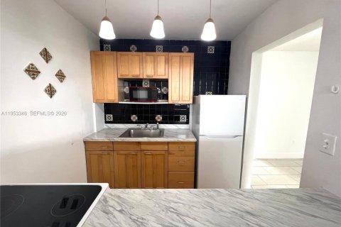 Copropriété à louer à North Bay Village, Floride: 1 chambre, 64.57 m2 № 2008824 - photo 8