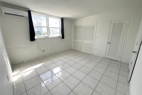 Copropriété à louer à North Bay Village, Floride: 1 chambre, 64.57 m2 № 2008824 - photo 23