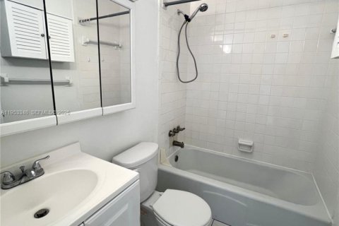 Copropriété à louer à North Bay Village, Floride: 1 chambre, 64.57 m2 № 2008824 - photo 17