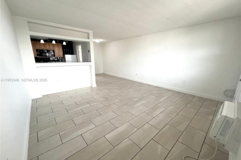 Copropriété à louer à North Bay Village, Floride: 1 chambre, 64.57 m2 № 2008824 - photo 7