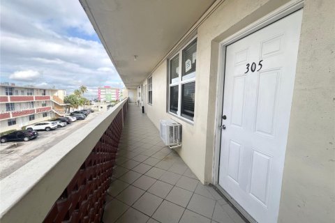 Copropriété à louer à North Bay Village, Floride: 1 chambre, 64.57 m2 № 2008824 - photo 4