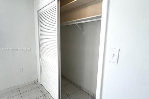 Copropriété à louer à North Bay Village, Floride: 1 chambre, 64.57 m2 № 2008824 - photo 25