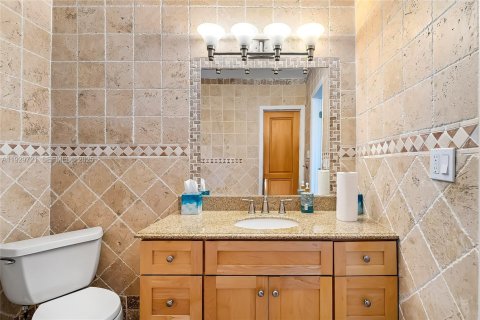 Villa ou maison à louer à North Miami, Floride: 4 chambres, 243.4 m2 № 1988589 - photo 7