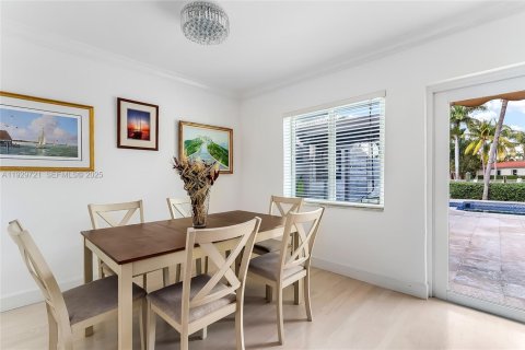 Villa ou maison à louer à North Miami, Floride: 4 chambres, 243.4 m2 № 1988589 - photo 26