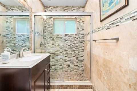 Villa ou maison à louer à North Miami, Floride: 4 chambres, 243.4 m2 № 1988589 - photo 19