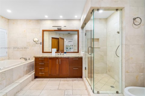 Villa ou maison à louer à North Miami, Floride: 4 chambres, 243.4 m2 № 1988589 - photo 29