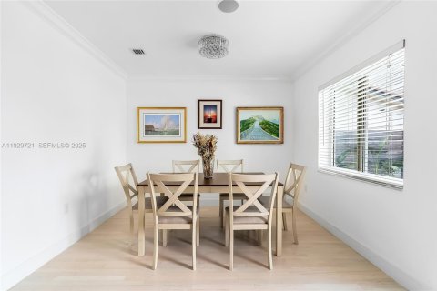 Villa ou maison à louer à North Miami, Floride: 4 chambres, 243.4 m2 № 1988589 - photo 25