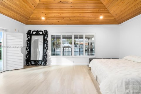 Villa ou maison à louer à North Miami, Floride: 4 chambres, 243.4 m2 № 1988589 - photo 9