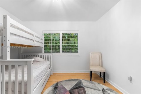 Villa ou maison à louer à North Miami, Floride: 4 chambres, 243.4 m2 № 1988589 - photo 22