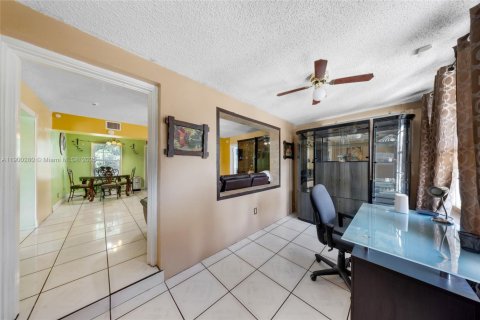 Villa ou maison à Hollywood, Floride 3 chambres, 114.64 m2 № 2038091