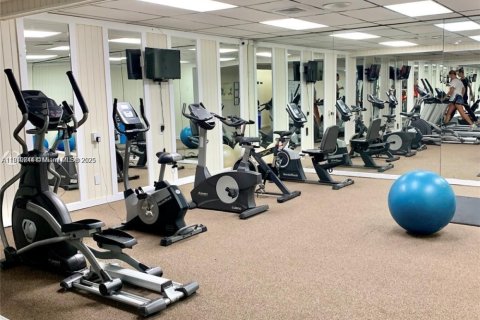 Купить кондоминиум в Санни-Айлс-Бич, Флорида 1 спальня, 71.26м2, № 1965968 - фото 25