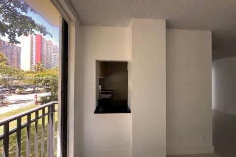 Купить кондоминиум в Санни-Айлс-Бич, Флорида 1 спальня, 71.26м2, № 1965968 - фото 6