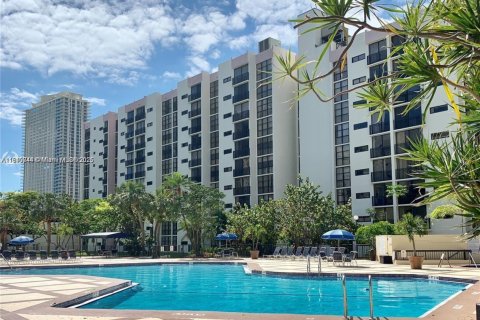 Купить кондоминиум в Санни-Айлс-Бич, Флорида 1 спальня, 71.26м2, № 1965968 - фото 22