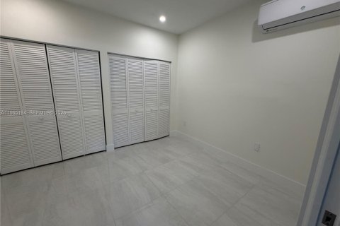 Propiedad comercial en alquiler en Cutler Bay, Florida, 1 dormitorio, 104.52 m2 № 2026499 - foto 7