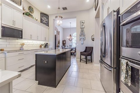 House in Riverview, Florida 4 bedrooms, 253.16 sq.m. № 1885344 - photo 8