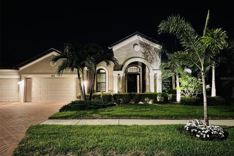 House in Riverview, Florida 4 bedrooms, 253.16 sq.m. № 1885344 - photo 1