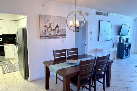 Condo in Hollywood, Florida, 1 bedroom  № 1926250 - photo 20