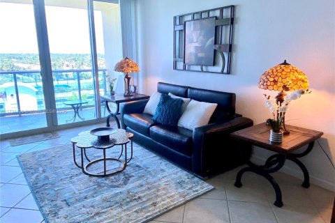 Condo in Hollywood, Florida, 1 bedroom  № 1926250 - photo 9
