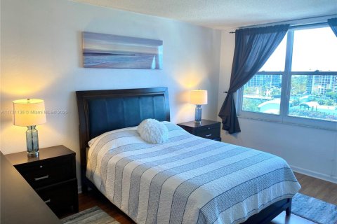 Condo in Hollywood, Florida, 1 bedroom  № 1926250 - photo 12