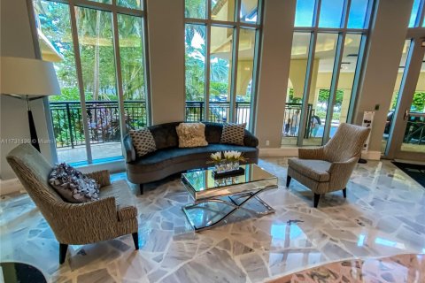 Condo in Hollywood, Florida, 1 bedroom  № 1926250 - photo 3