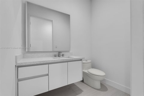 Casa en venta en Cutler Bay, Florida, 5 dormitorios, 299.7 m2 № 1975108 - foto 17