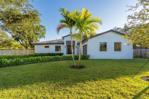 Casa en venta en Cutler Bay, Florida, 5 dormitorios, 299.7 m2 № 1975108 - foto 4