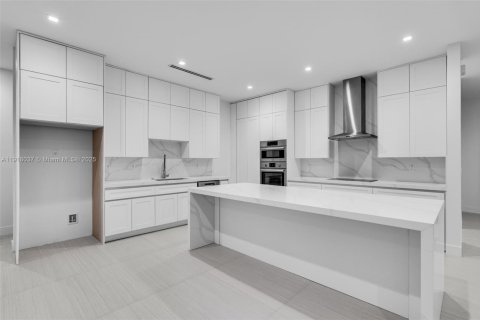 Casa en venta en Cutler Bay, Florida, 5 dormitorios, 299.7 m2 № 1975108 - foto 11