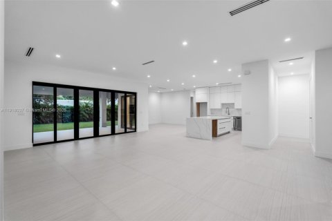 Casa en venta en Cutler Bay, Florida, 5 dormitorios, 299.7 m2 № 1975108 - foto 8