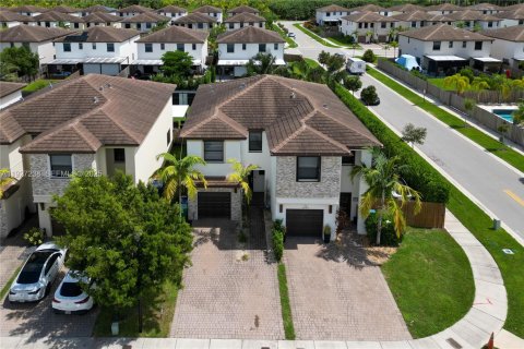 Touwnhouse à louer à Homestead, Floride: 3 chambres, 164.62 m2 № 1987509 - photo 9