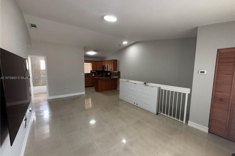 Copropriété à louer à Hialeah, Floride: 2 chambres, 89.19 m2 № 1945328 - photo 7