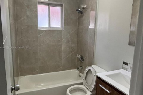 Copropriété à louer à Hialeah, Floride: 2 chambres, 89.19 m2 № 1945328 - photo 13