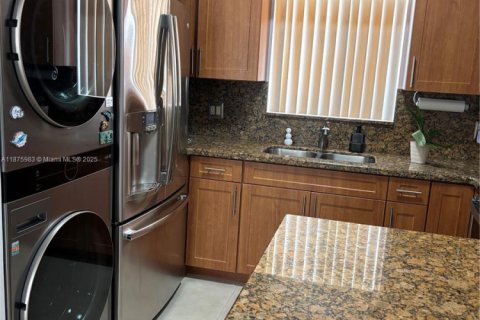 Copropriété à louer à Hialeah, Floride: 2 chambres, 89.19 m2 № 1945328 - photo 9