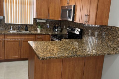 Copropriété à louer à Hialeah, Floride: 2 chambres, 89.19 m2 № 1945328 - photo 8