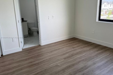 Купить таунхаус в Хомстед, Флорида 3 спальни, 167.97м2, № 1936629 - фото 8