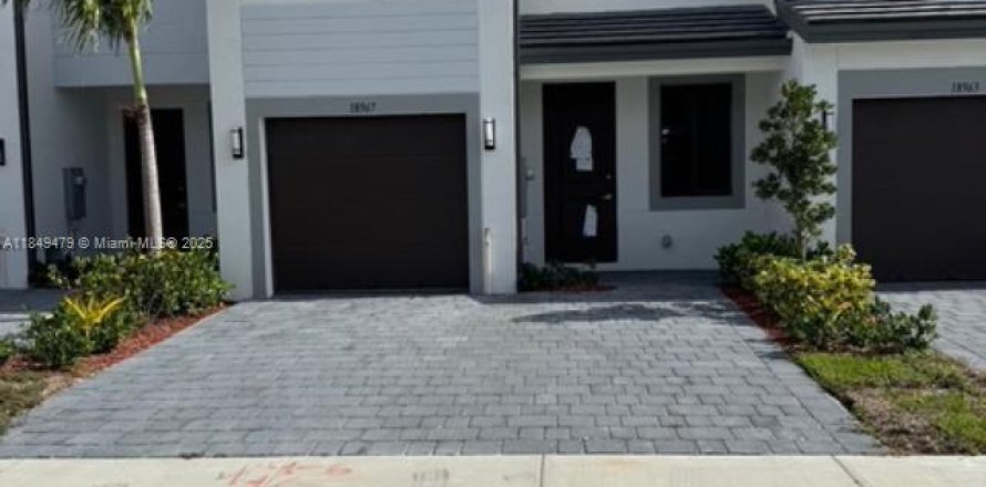 Таунхаус в Хомстед, Флорида 3 спальни, 167.97м2 № 1936629