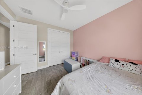 Casa en venta en Cape Coral, Florida, 4 dormitorios, 186.73 m2 № 2049674 - foto 14