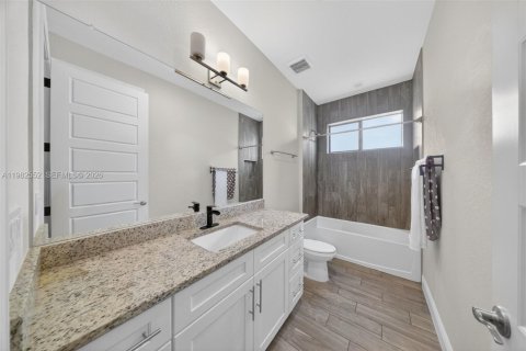 Casa en venta en Cape Coral, Florida, 4 dormitorios, 186.73 m2 № 2049674 - foto 17