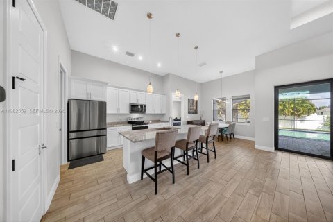 Casa en venta en Cape Coral, Florida, 4 dormitorios, 186.73 m2 № 2049674 - foto 7