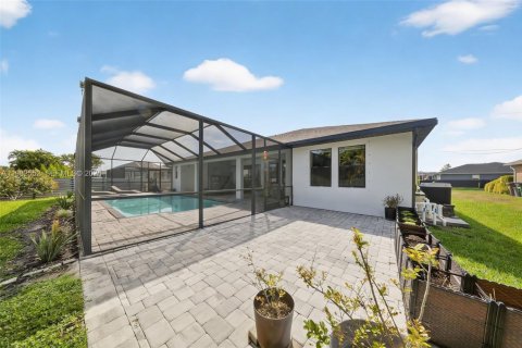 Casa en venta en Cape Coral, Florida, 4 dormitorios, 186.73 m2 № 2049674 - foto 28