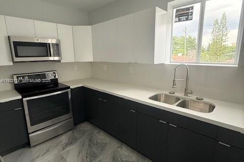 Casa en alquiler en Miami, Florida, 2 dormitorios, 78.97 m2 № 1991254 - foto 8