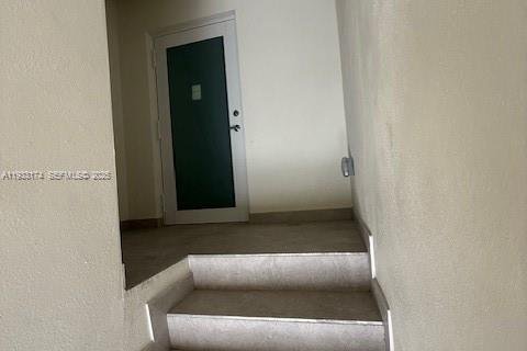 Casa en alquiler en Miami, Florida, 2 dormitorios, 78.97 m2 № 1991254 - foto 3